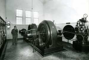 Rekolankoski power station machine shop with Sauli Aalto in 1938. Photo: Foto Roos.