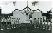 Olympiatuli syttyy Paununpuistossa v. 1952, kuvaaja tuntematon, Anna Salosen kuvakokoelma