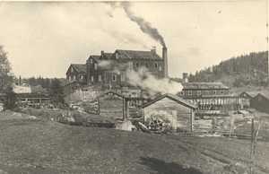 The old pulp mill, Löllö mill and Isoratas mill around the middle of the 1890s