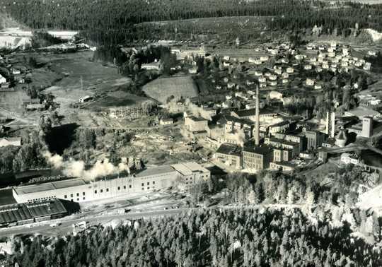 Mill area in the early 1960s. Photo: Veljekset Karhumäki.