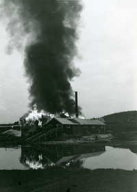 The Vitikkala sawmill and wood processing factory burned down in 1951.  Photo from Anna Salonen’s collection.