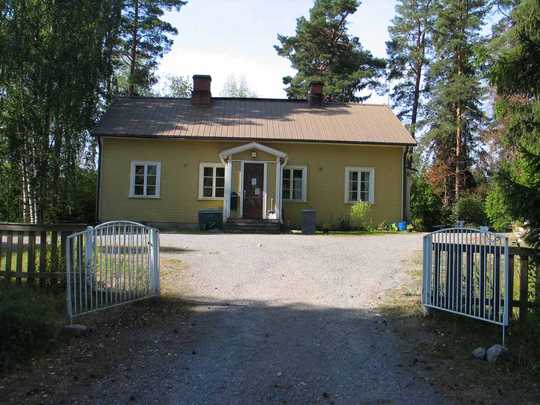 Haavisto former elementary school in 2006