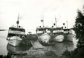 Päijänteen laivoja ruuhkaisessa Tehin vanhassa laiturissa 1936.