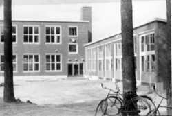 Oppilaitoksen käyttövalmiit rakennukset 1958