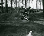 Pauli Nevalainen,  (c) Pauli Nevalainen,  Motocrossia Myllymäessä Jämsänkoskella 1950 - 60 lukujen vaihteessa