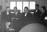 Tuntematon,  (c) Jämsän Huopatehdas,  Piispan vierailu noin 1960, Tauno Alho toinen vasemmalta